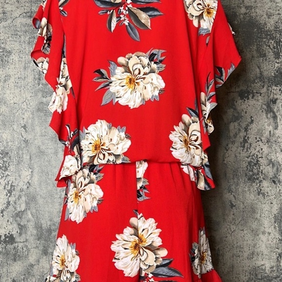 Umgee | Red Floral Faux Wrap V Neck Flutter Hem Shorts Romper Women's - Picture 5 of 11